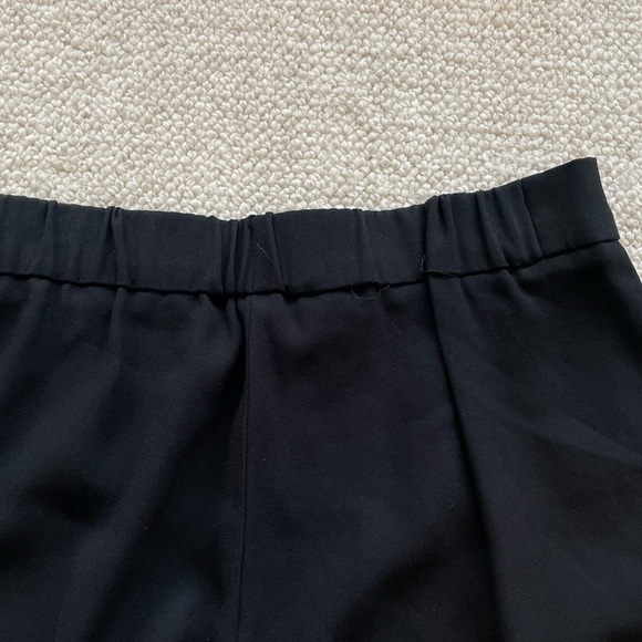 Like new Babaton Black Tapered Pleated Dress Pants – Size 2 - Picture 4 of 9